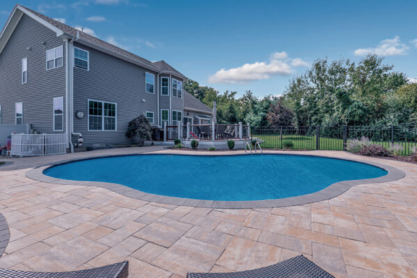 Stone Ridge XL Westchester Blend pool decking